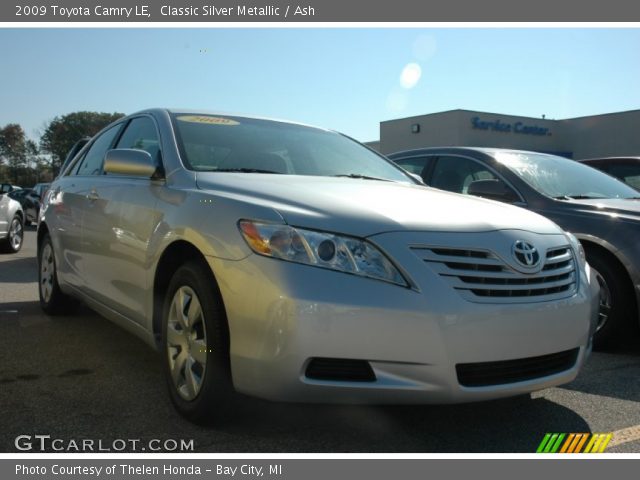 2009 Toyota Camry LE in Classic Silver Metallic
