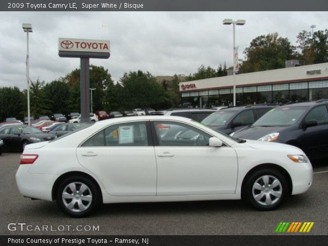 2009 Toyota Camry LE in Super White
