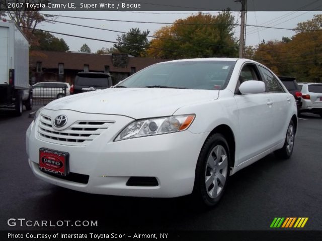 2007 Toyota Camry LE in Super White