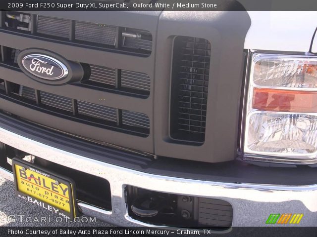 2009 Ford F250 Super Duty XL SuperCab in Oxford White