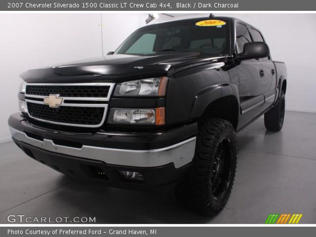 2007 Chevrolet Silverado 1500 Classic LT Crew Cab 4x4 in Black