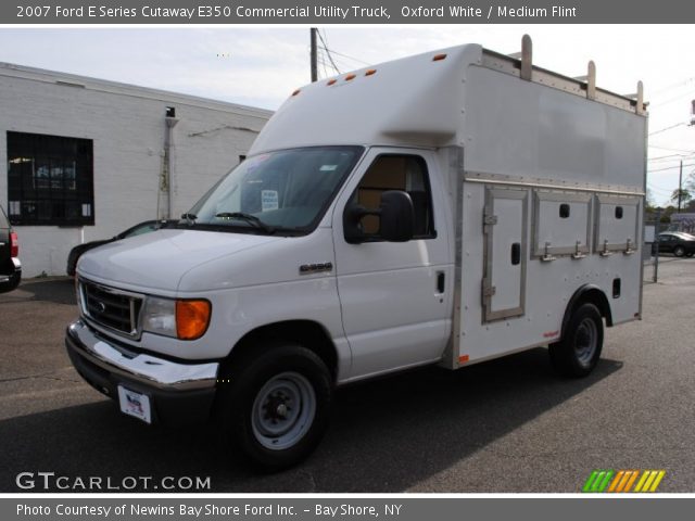 2007 Ford E Series Cutaway E350 Commercial Utility Truck in Oxford White