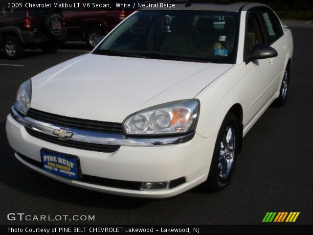 2005 Chevrolet Malibu LT V6 Sedan in White