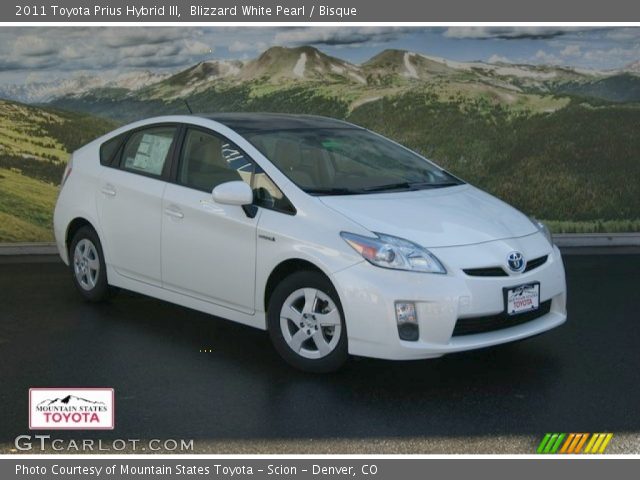 2011 Toyota Prius Hybrid III in Blizzard White Pearl