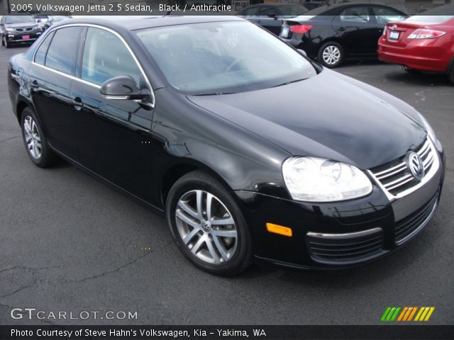 2005 Volkswagen Jetta 2.5 Sedan in Black