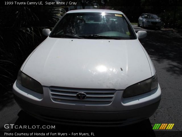 1999 Toyota Camry LE in Super White