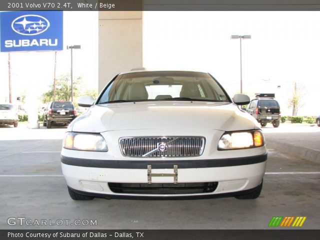 2001 Volvo V70 2.4T in White