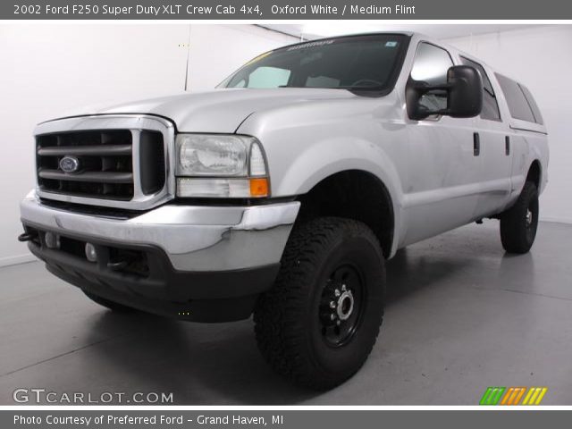 2002 Ford F250 Super Duty XLT Crew Cab 4x4 in Oxford White