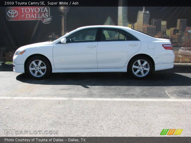 2009 Toyota Camry SE in Super White