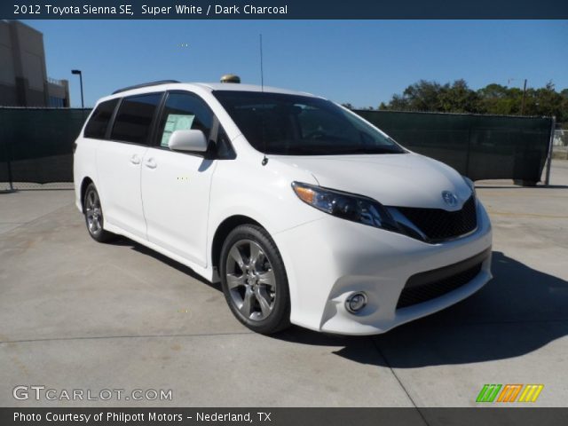 2012 Toyota Sienna SE in Super White