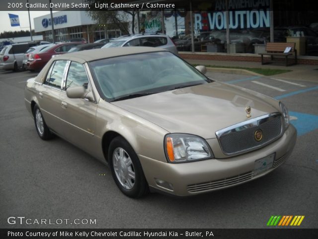 2005 Cadillac DeVille Sedan in Light Cashmere