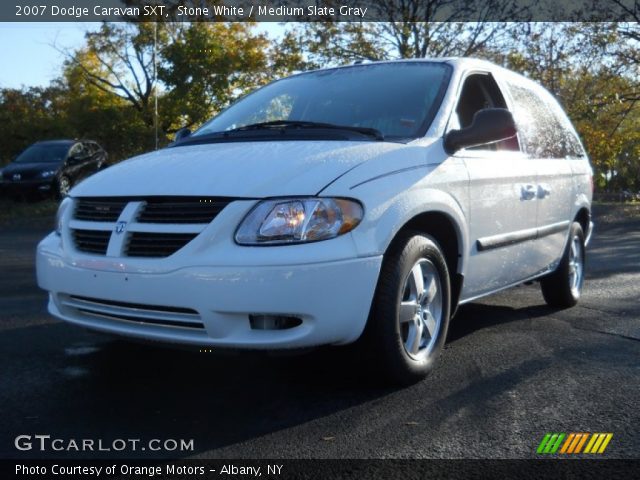 2007 Dodge Caravan SXT in Stone White