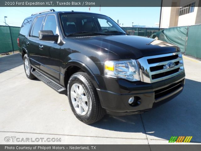 2010 Ford Expedition XLT in Tuxedo Black