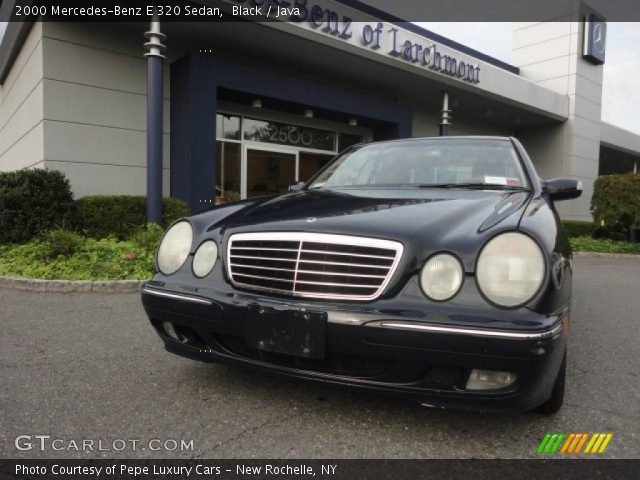 2000 Mercedes-Benz E 320 Sedan in Black