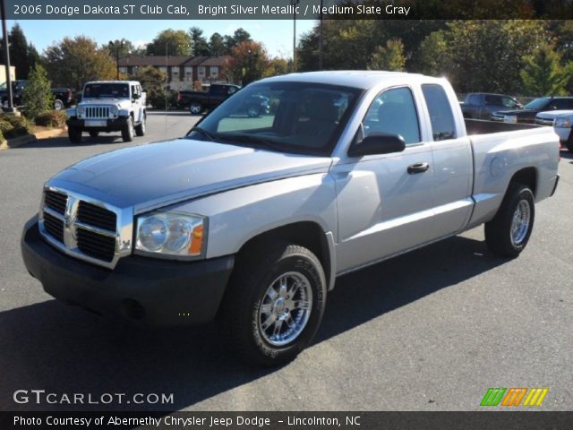 2006 Dodge Dakota ST Club Cab in Bright Silver Metallic