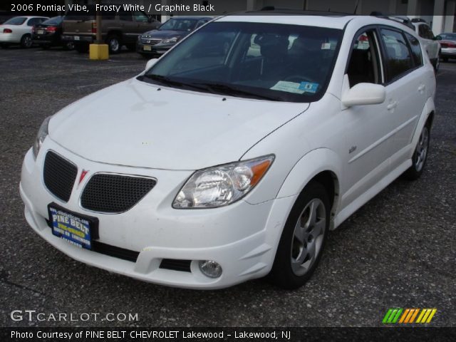 2006 Pontiac Vibe  in Frosty White