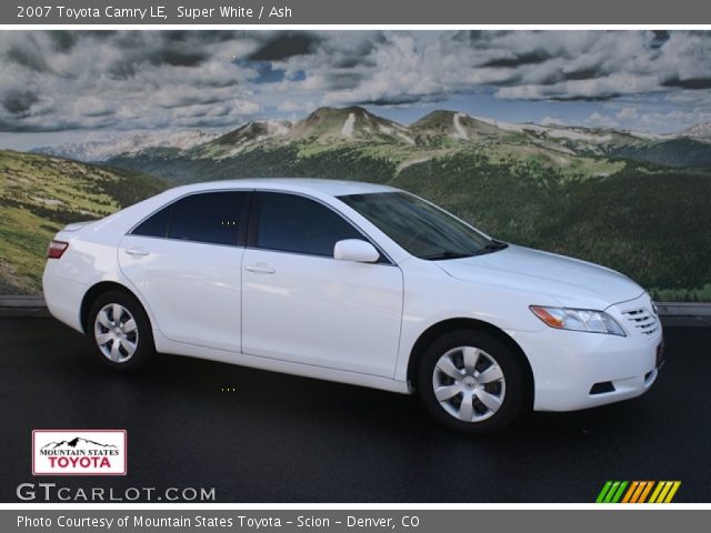 2007 Toyota Camry LE in Super White