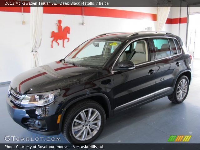 2012 Volkswagen Tiguan SE in Deep Black Metallic