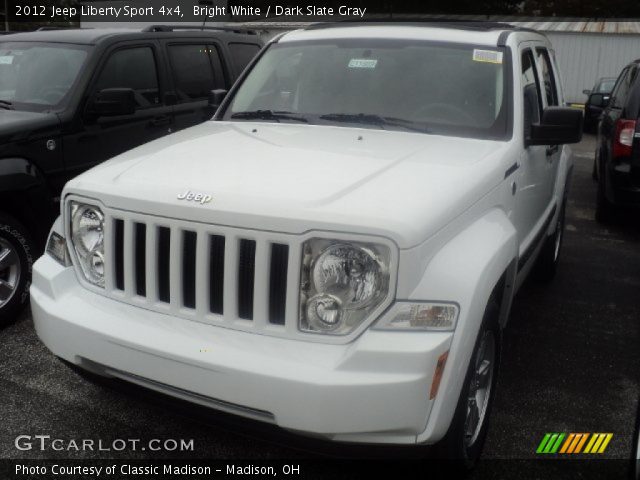 2012 Jeep Liberty Sport 4x4 in Bright White