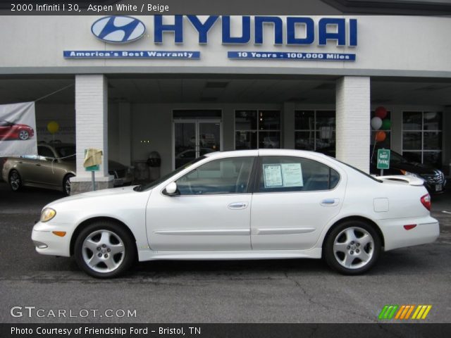 2000 Infiniti I 30 in Aspen White