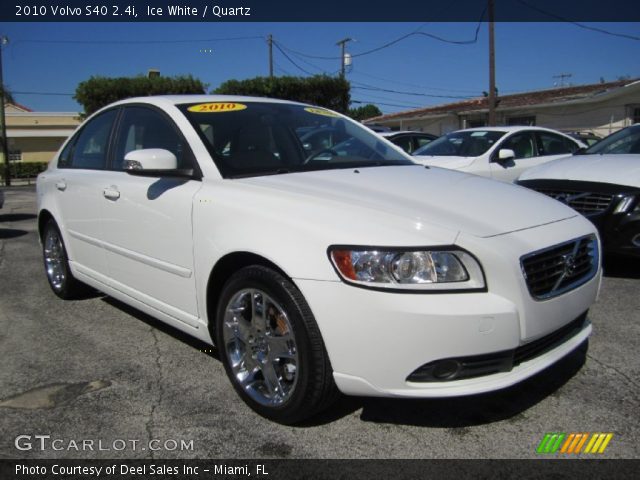 2010 Volvo S40 2.4i in Ice White