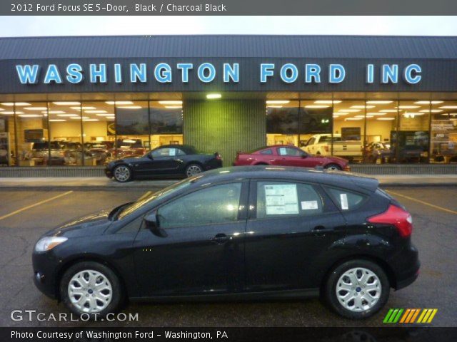 2012 Ford Focus SE 5-Door in Black