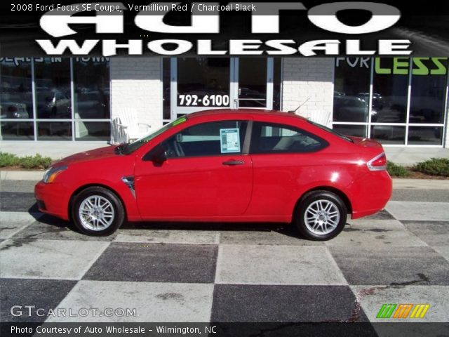 2008 Ford Focus SE Coupe in Vermillion Red