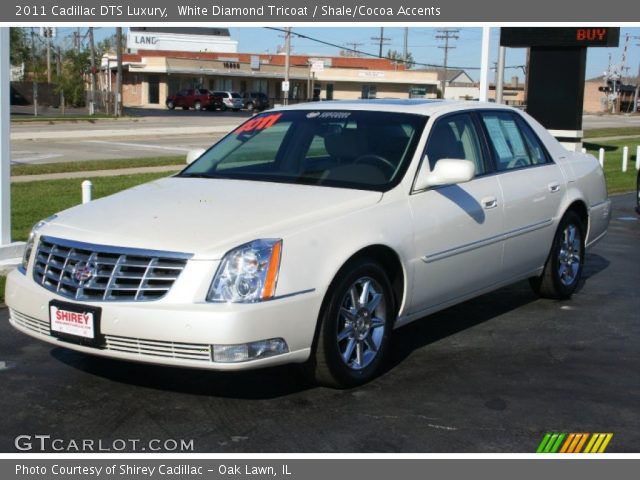 2011 Cadillac DTS Luxury in White Diamond Tricoat