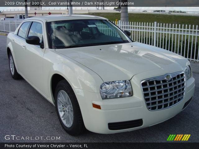 2009 Chrysler 300 LX in Cool Vanilla White