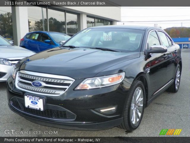 2011 Ford Taurus Limited in Tuxedo Black