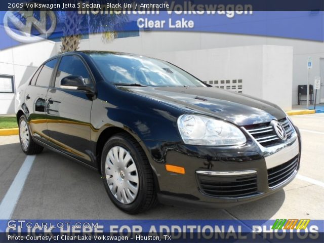 2009 Volkswagen Jetta S Sedan in Black Uni