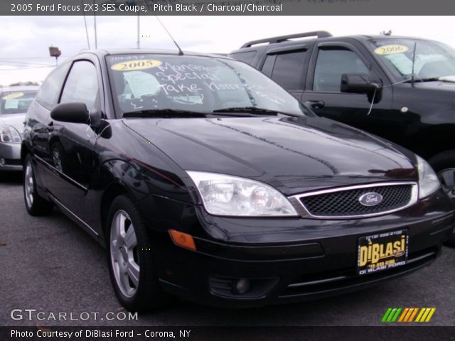 2005 Ford Focus ZX3 SES Coupe in Pitch Black
