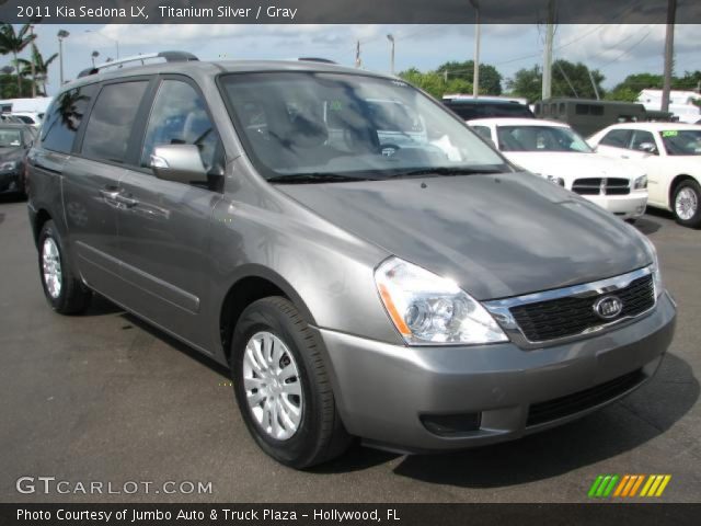 2011 Kia Sedona LX in Titanium Silver