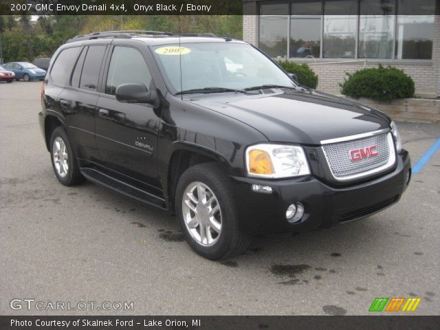 2007 GMC Envoy Denali 4x4 in Onyx Black