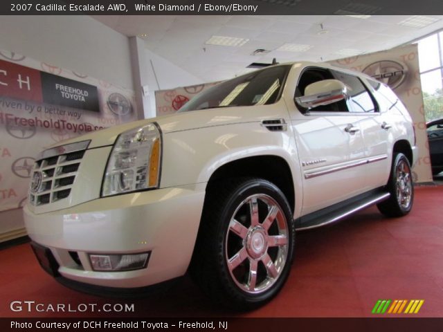 2007 Cadillac Escalade AWD in White Diamond