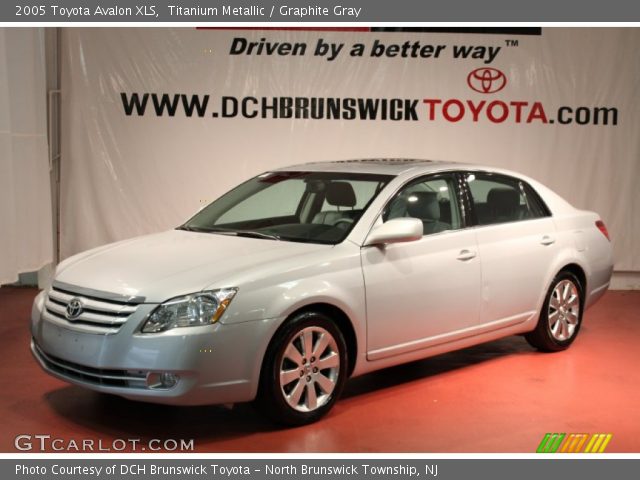 2005 Toyota Avalon XLS in Titanium Metallic