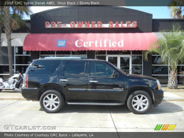 2007 GMC Yukon Denali AWD in Onyx Black