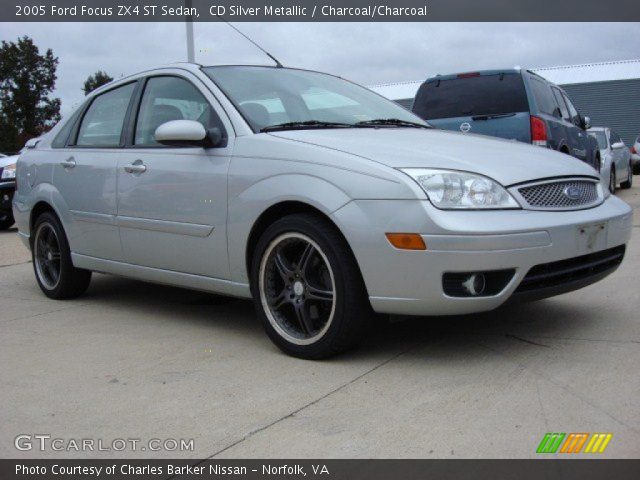 2005 Ford Focus ZX4 ST Sedan in CD Silver Metallic