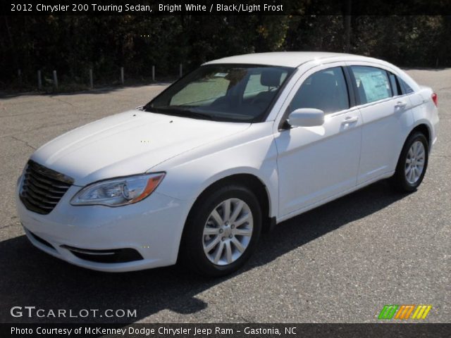 2012 Chrysler 200 Touring Sedan in Bright White