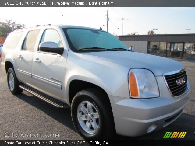 2011 GMC Yukon XL SLT in Pure Silver Metallic