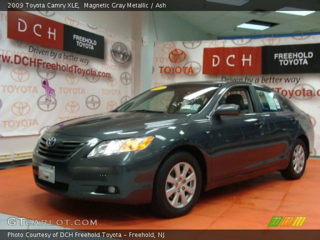 2009 Toyota Camry XLE in Magnetic Gray Metallic