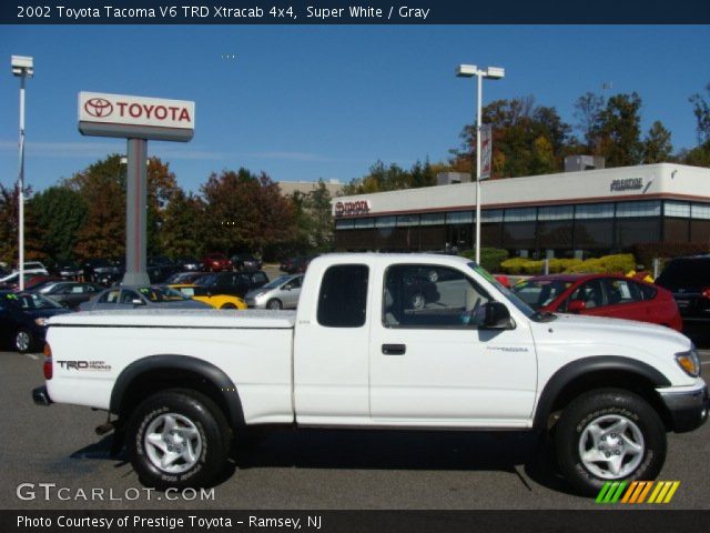2002 Toyota Tacoma V6 TRD Xtracab 4x4 in Super White