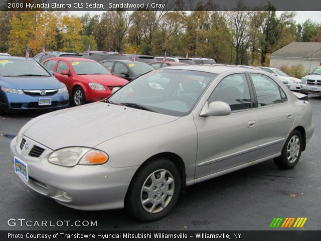 2000 Hyundai Elantra GLS Sedan in Sandalwood