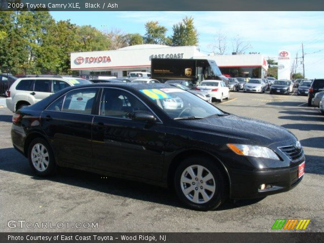 2009 Toyota Camry XLE in Black