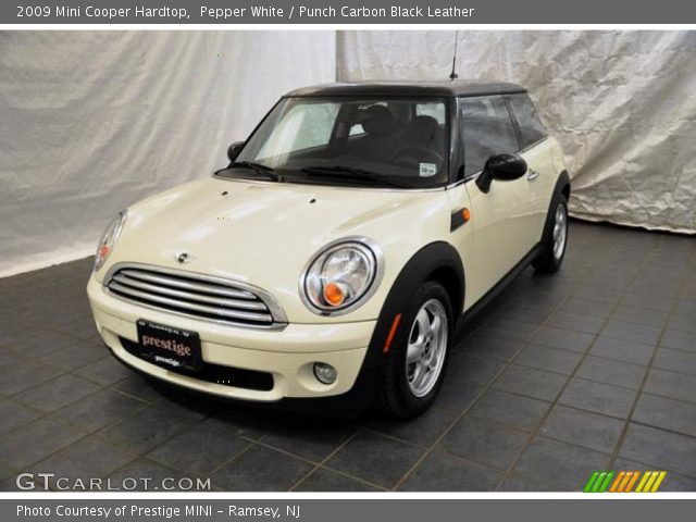 2009 Mini Cooper Hardtop in Pepper White