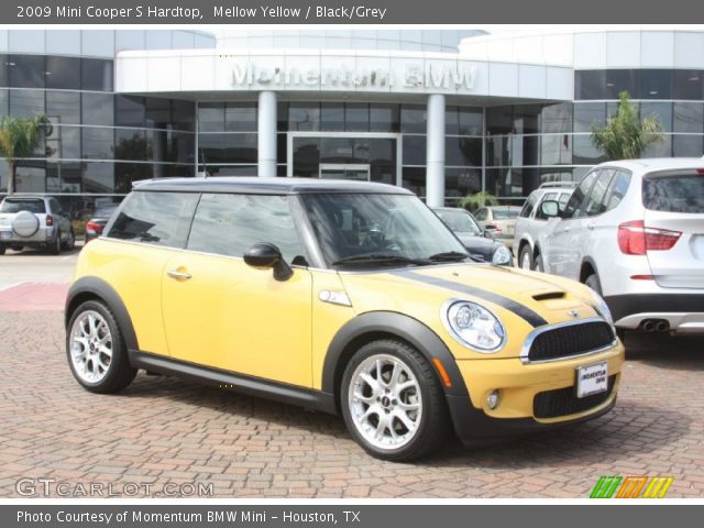 2009 Mini Cooper S Hardtop in Mellow Yellow