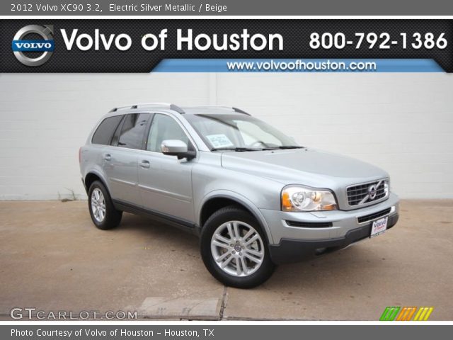 2012 Volvo XC90 3.2 in Electric Silver Metallic