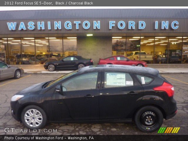 2012 Ford Focus SE 5-Door in Black