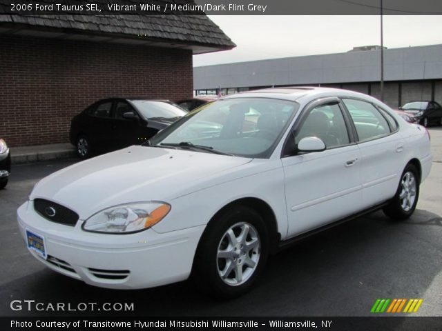 2006 Ford Taurus SEL in Vibrant White