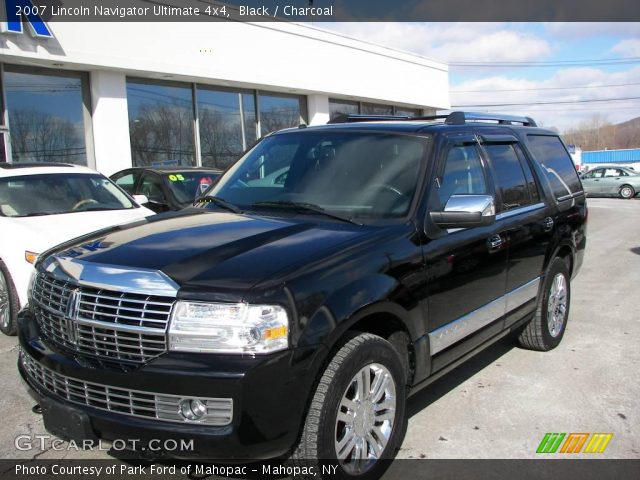 2007 Lincoln Navigator Ultimate 4x4 in Black